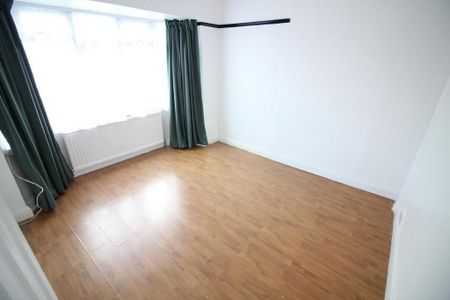3 bedroom end of terrace house to rent - Photo 5