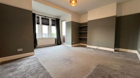 4 bedroom flat to rent - Photo 3