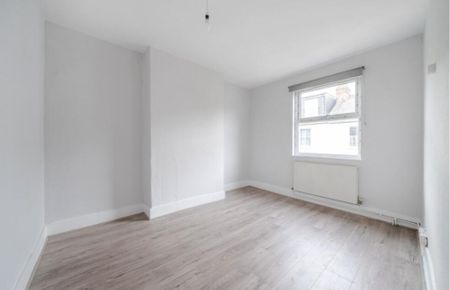 4 Bed Semi-Detached House, Willow Vale, W12 - Photo 3