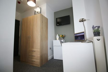 219 Monks Road, Lincoln, Lincolnshire, LN2 5JS - Photo 2