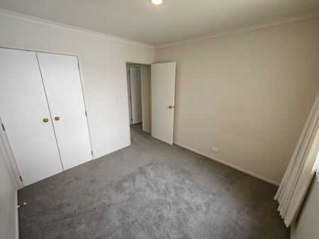 Two Bedroom Home in Hamilton East - Photo 4