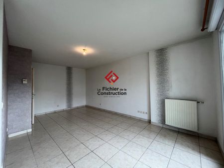 Location Appartement 2 pièces 49m² ST NAZAIRE LES EYMES 38330 - Photo 2