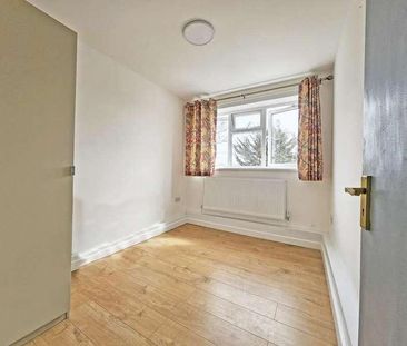 Cranbrook Road, Ilford, IG6 - Photo 4