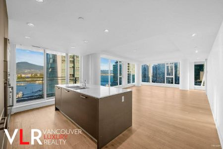Condo in Downtown Vancouver, BC - Photo 2