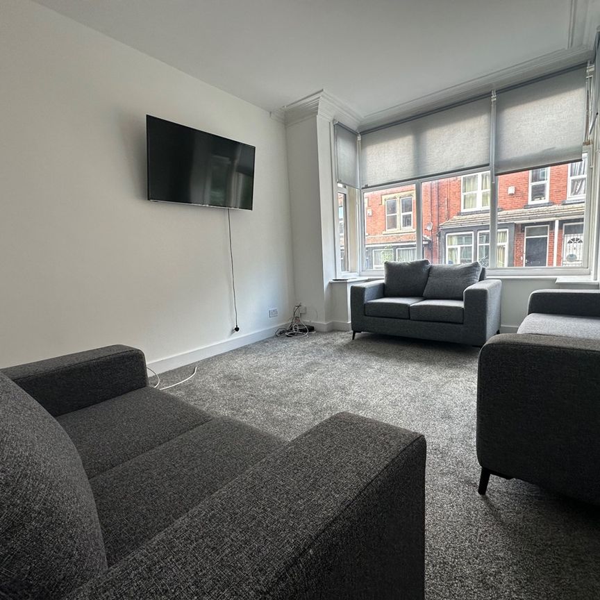 8 Bed Terraced House, Winston Gardens, LS6 - Photo 1