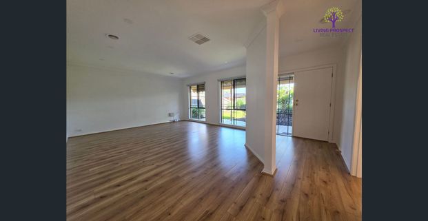 Charming Family Home - Photo 1