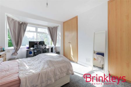 4 bedroom semi-detached house to rent - Photo 4