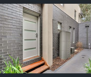 Comfortable & Convenient Townhouse Living - Photo 6