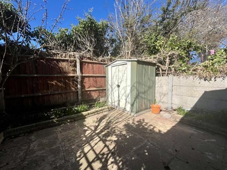 1 Bedroom Room to Rent To Let - Photo 2