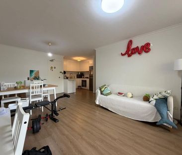 TIVOLI GARDEN! - FURNISHED TWO BEDROOM COZY APARTMENT WITH LUG - GA... - Photo 2