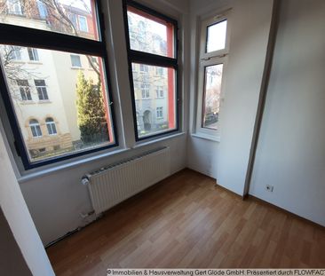 Perfekt für junge Familien - 3-Raum-Wohnung im 1. OG mit Altbauchar... - Photo 3