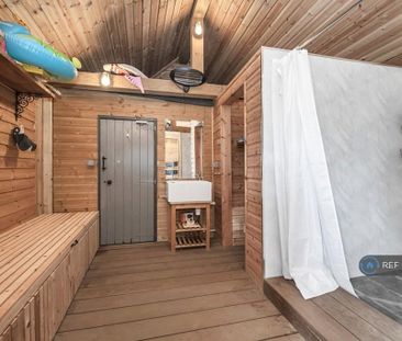 5 bedroom detached house to rent - Photo 1