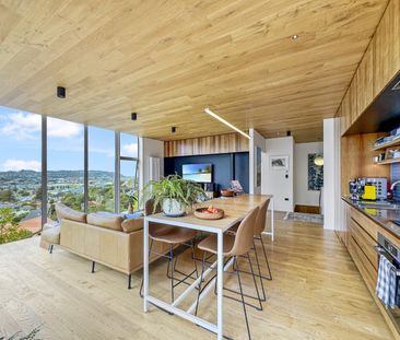 Welcome home to 6 Crawford Road. - Photo 6