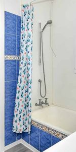 5 Bedrooms & Pet Friendly - Photo 4