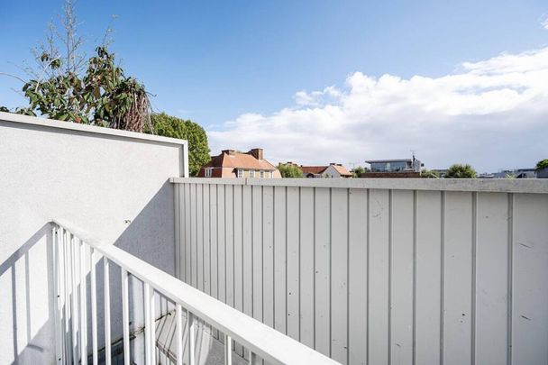 3 bedroom flat to rent - Photo 1