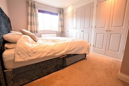 3 bedroom end of terrace house to rent - Photo 4