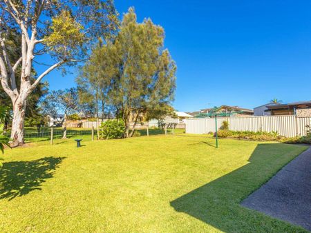 Coastal Comfort at 9 Suni Drive, Old Bar - Photo 5