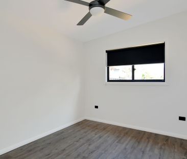 Spacious Two Bedroom Flat - Photo 4