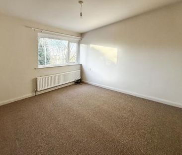 3 bedroom Terraced House To Let - Photo 2