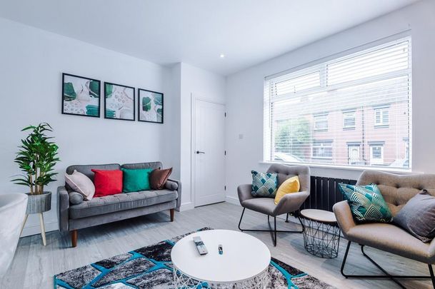 3 bedroom flat to rent - Photo 1