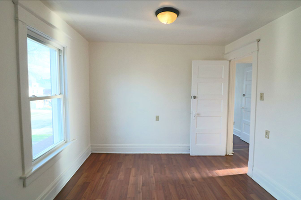 For Lease - 5283 Heywood Avenue, Niagara Falls, Ontario - Photo 1