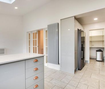 4 bedroom semi-detached house to rent - Photo 5