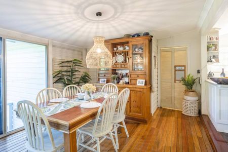 DUAL LIVING - 4 BEDROOM HOME PLUS GRANNY FLAT - Photo 4