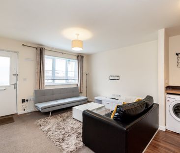 2 bedroom terraced house to rent - Photo 4