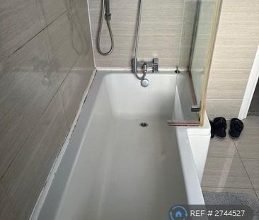 4 bedroom terraced house to rent - Photo 2