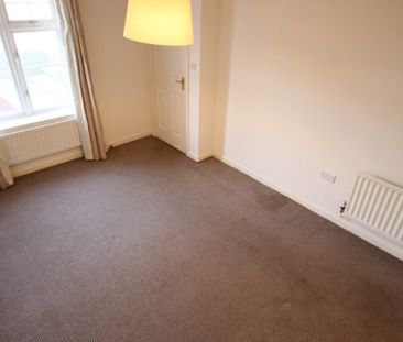 The Gardens, Middleton, Leeds, LS10 4UG - Photo 2