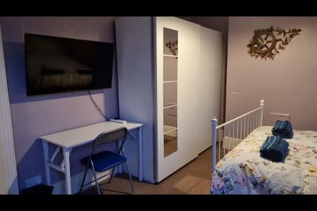 Room in a Shared House, Colchester Road, E10 - Photo 3