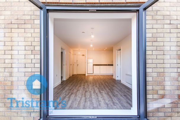 2 bed Apartment for Rent - Photo 1