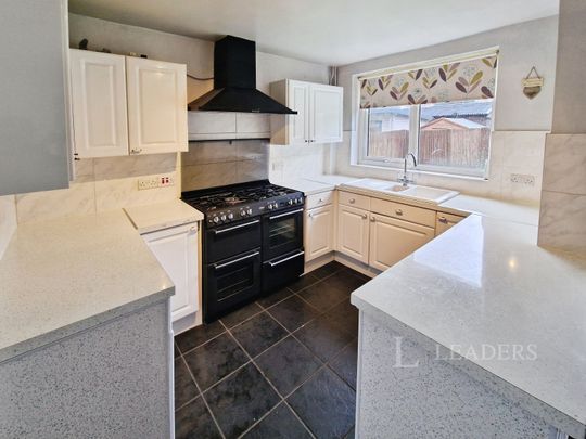 3 bedroom mid-terrace to rent Nightingale Avenue, Eastleigh - Photo 1