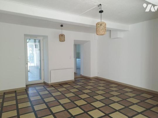 SAINT LAURENT DU PAPE- Maison de village avec terrasse - Photo 1