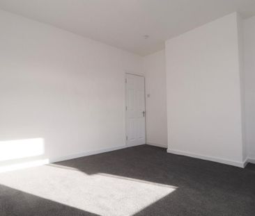4 bedroom end of terrace house to rent - Photo 3