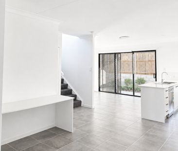 ***BRAND NEW*** 2 WEEKS FREE RENT*-4 BEDROOM TOWNHOUSE AVAILABLE NOW - Photo 2