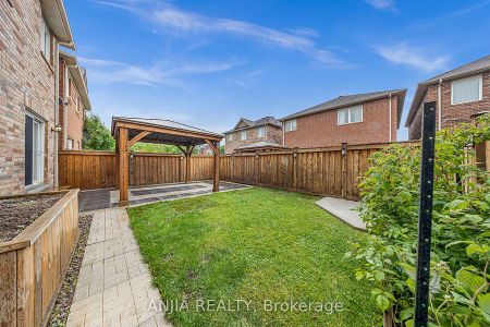 For Lease - 34 Horn Street, Whitchurch-Stouffville, Ontario - Photo 5