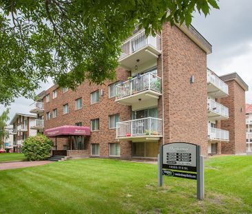 Diplomat Manor - Photo 2