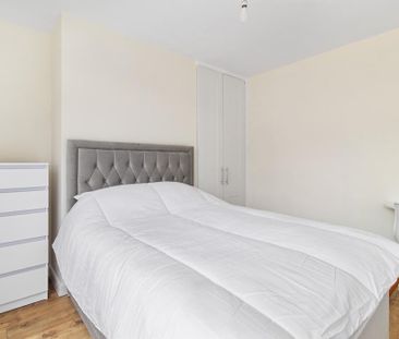 4 bedroom semi-detached house to rent - Photo 2