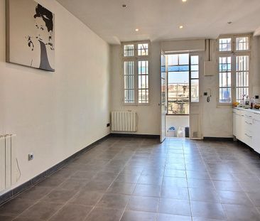 A 100 m du VIEUX-PORT. Dans immeuble ancien, Appartement Type 2 ave... - Photo 1