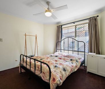 A quiet rear villa with space, comfort and lifestyle - mins from Vi... - Photo 2