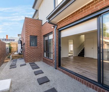 Brand New Double Storey Townhouse – Light, Spacious, and Modern! - Photo 6