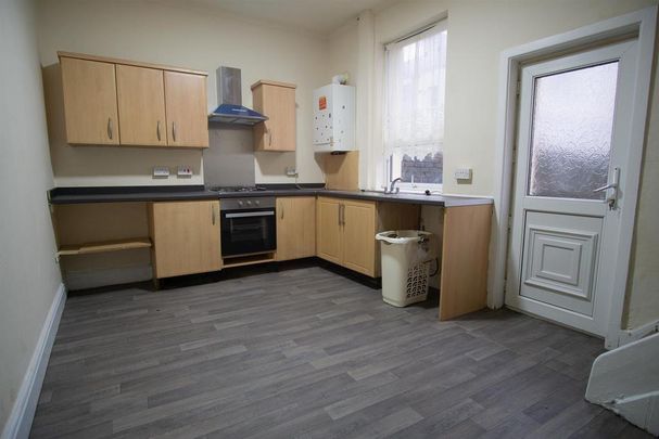 3 bedroom terraced house to rent - Photo 1