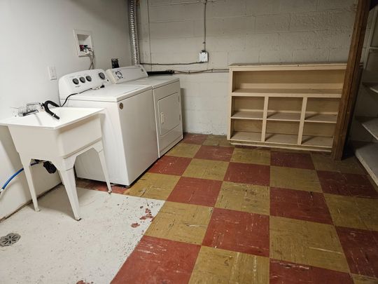 For Lease - 8 Roberta Drive, Toronto, Ontario - Photo 1