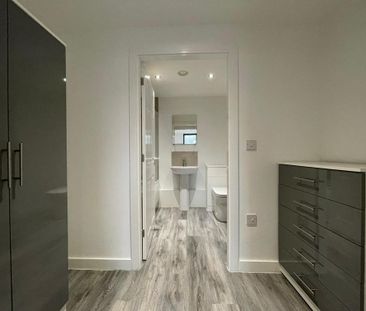 2 bedroom flat to rent - Photo 3