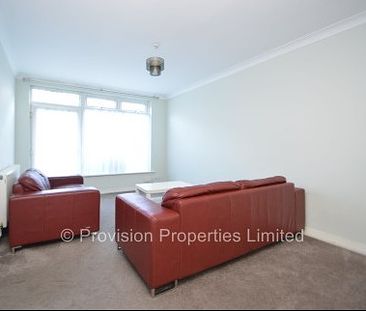 2 Bedroom Flat Foxhill Court Weetwood - Photo 3