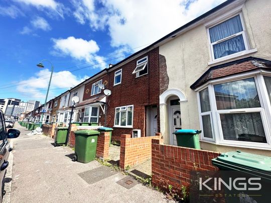 Brintons Road, Southampton - Photo 1