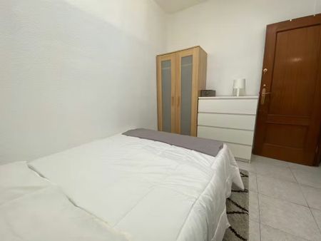 Calle de Embajadores, Madrid, Community of Madrid 28012 - Photo 5