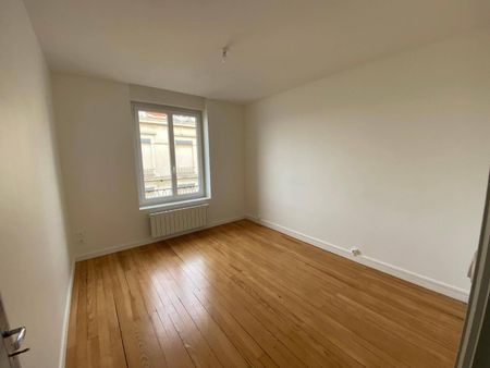 Location appartement rénové 4 pièces 101.8 m² à Vienne (38200) 4 - Photo 4