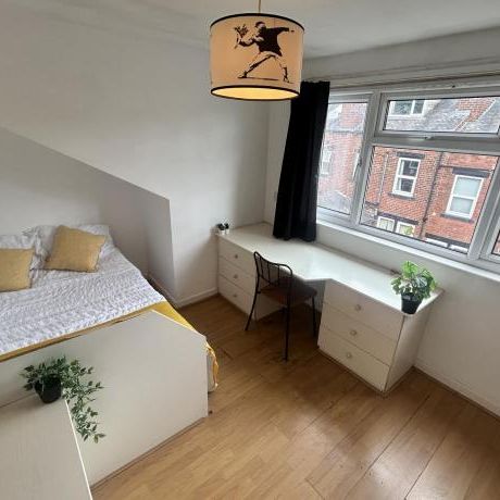 Headingley Avenue, - Photo 1